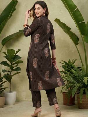 Women Paisley Printed Regular  Cotton Kurta with Trousers 5