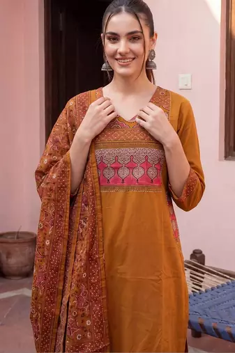 Women Ethnic Motifs Printed Regular Pure Cotton Kurta with Trousers & With Dupatta