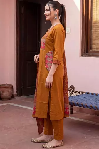 Women Ethnic Motifs Printed Regular Pure Cotton Kurta with Trousers & With Dupatta