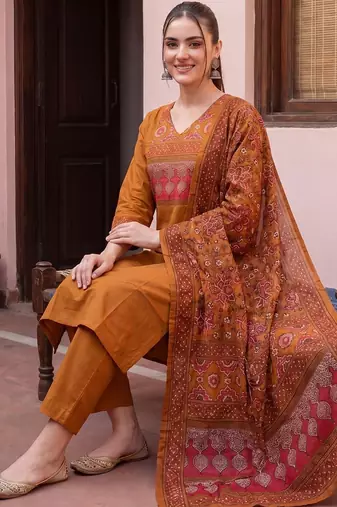Women Ethnic Motifs Printed Regular Pure Cotton Kurta with Trousers & With Dupatta