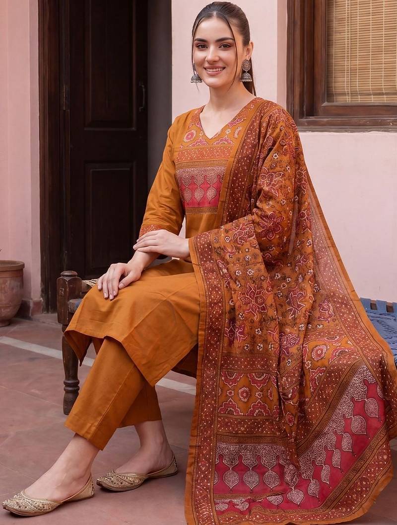 Women Ethnic Motifs Printed Regular Pure Cotton Kurta with Trousers & With Dupatta