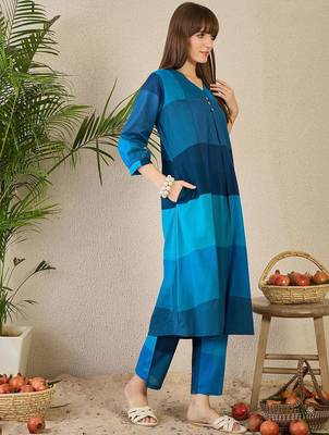 Women Colourblocked V-Neck A-Line Kurta with Trouser 3