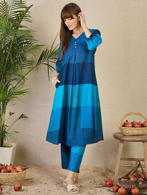 Women Colourblocked V-Neck A-Line Kurta with Trouser 4
