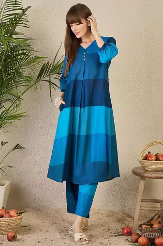 Women Colourblocked V-Neck A-Line Kurta with Trouser