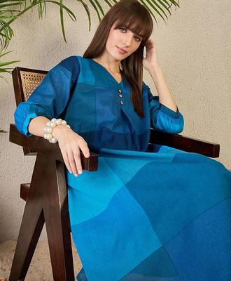Women Colourblocked V-Neck A-Line Kurta with Trouser 7