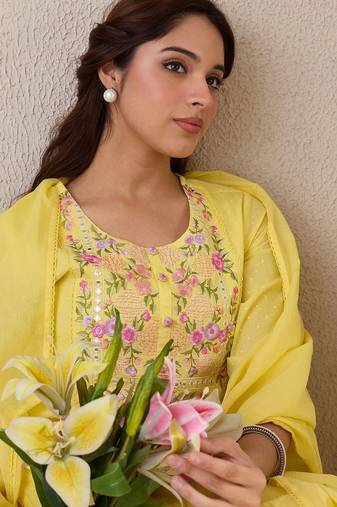 Women Floral Embroidered Cotton Kurta with Trousers & Dupatta