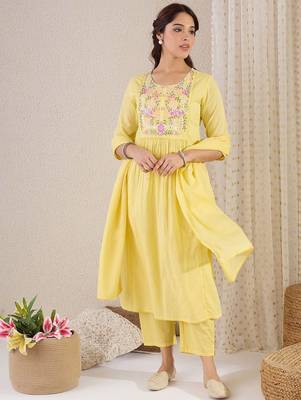 Women Floral Embroidered Cotton Kurta with Trousers & Dupatta 2