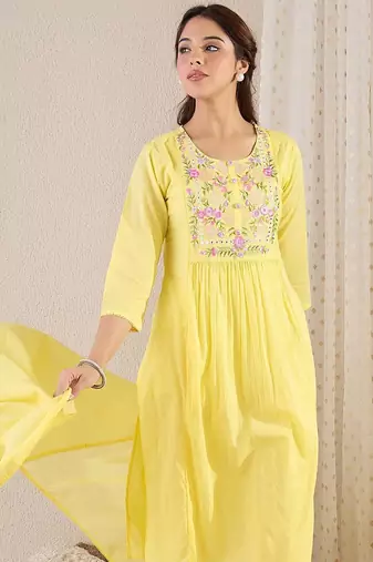 Women Floral Embroidered Cotton Kurta with Trousers & Dupatta
