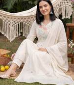 Women Floral Embroidered Regular Thread Work Pure Cotton Kurta with Trousers & With Dupatta