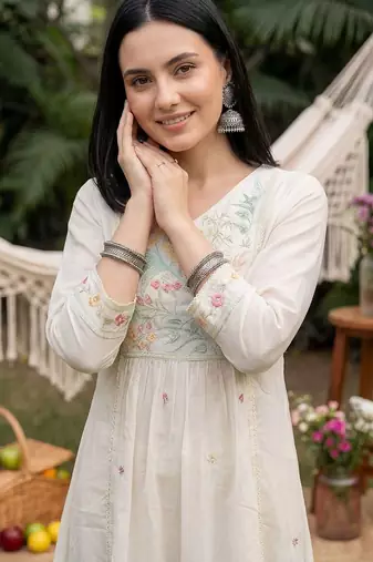 Women Floral Embroidered Regular Thread Work Pure Cotton Kurta with Trousers & With Dupatta