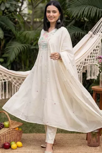 Women Floral Embroidered Regular Thread Work Pure Cotton Kurta with Trousers & With Dupatta