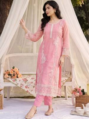 Women Floral Embroidered Regular Thread Work Kurta with Trousers & With Dupatta 3