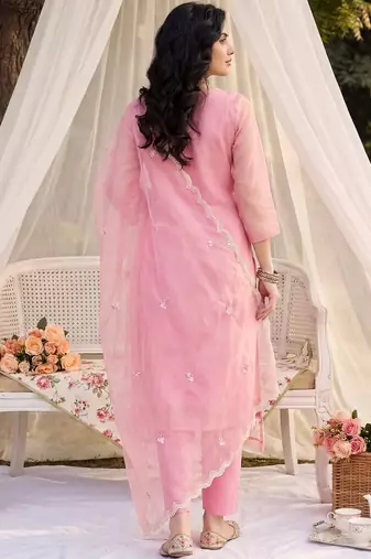 Women Floral Embroidered Regular Thread Work Kurta with Trousers & With Dupatta