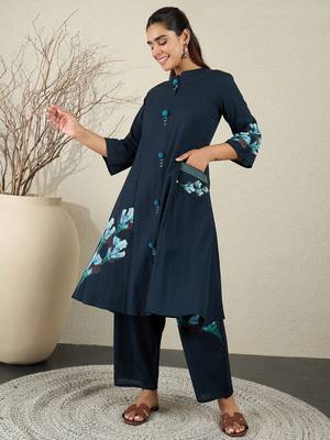 Women Floral Printed Mandarin Collar Pure Cotton Kurta with Trousers 5