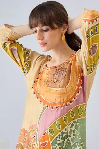 Women Printed Regular Kurta with Trousers