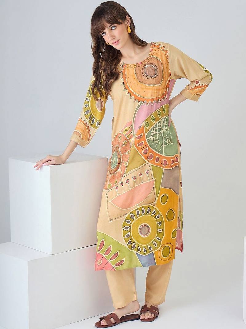 Women Printed Regular Kurta with Trousers