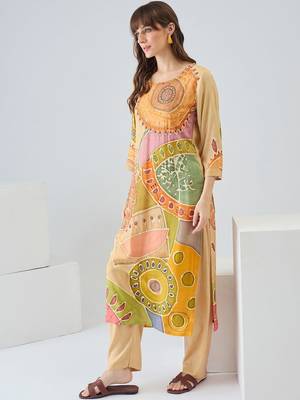 Women Printed Regular Kurta with Trousers 5