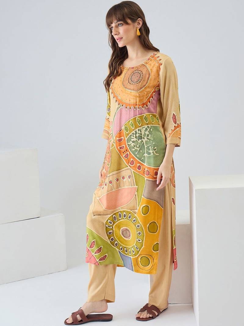 Women Printed Regular Kurta with Trousers