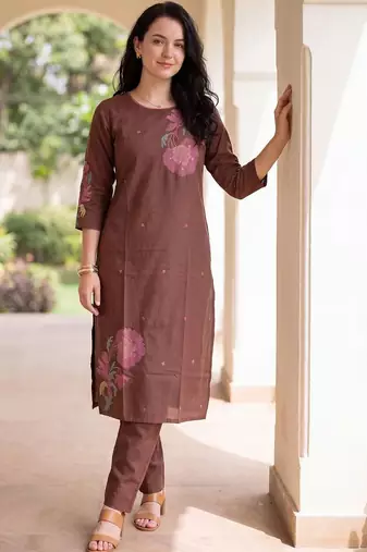 Women Floral Embroidered Regular Thread Work Kurta with Trousers