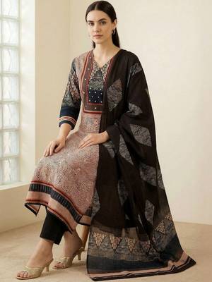 Women Printed Regular Beads and Stones Pure Cotton Kurta with Trousers & With Dupatta 1