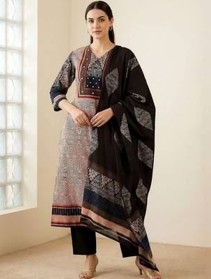 Women Printed Regular Beads and Stones Pure Cotton Kurta with Trousers & With Dupatta 4