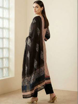 Women Printed Regular Beads and Stones Pure Cotton Kurta with Trousers & With Dupatta 5