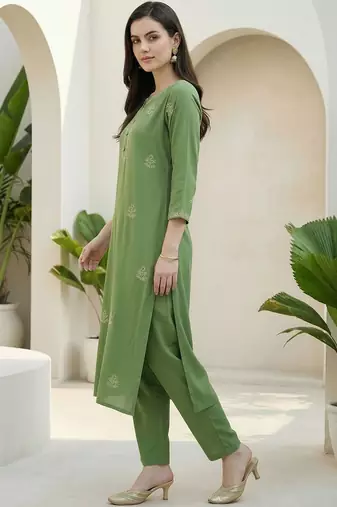 Women Floral Embroidered Regular Thread Work Kurta with Trousers