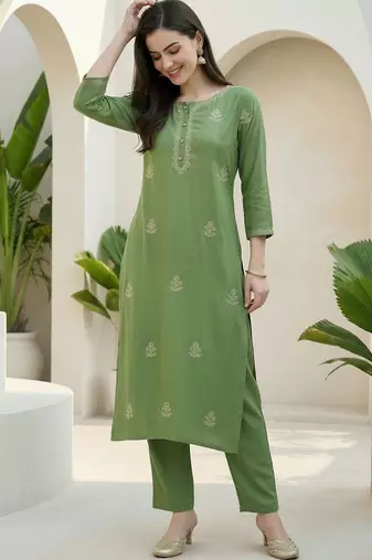 Women Floral Embroidered Regular Thread Work Kurta with Trousers