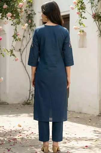 Women Floral Embroidered Regular Thread Work Pure Cotton Kurta with Trousers