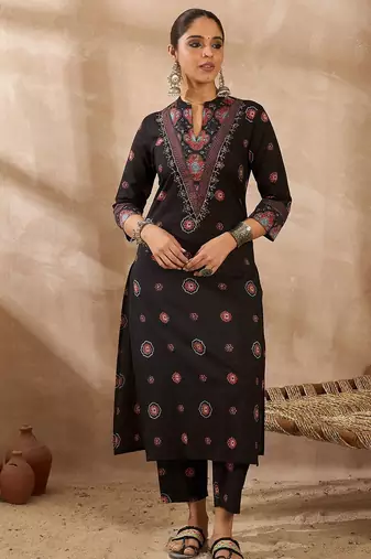 Women Ethnic Motifs Printed Regular Beads and Stones Pure Cotton Kurta with Trousers