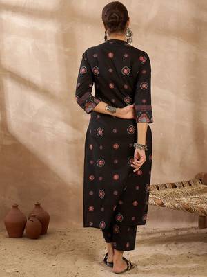 Women Ethnic Motifs Printed Regular Beads and Stones Pure Cotton Kurta with Trousers 4