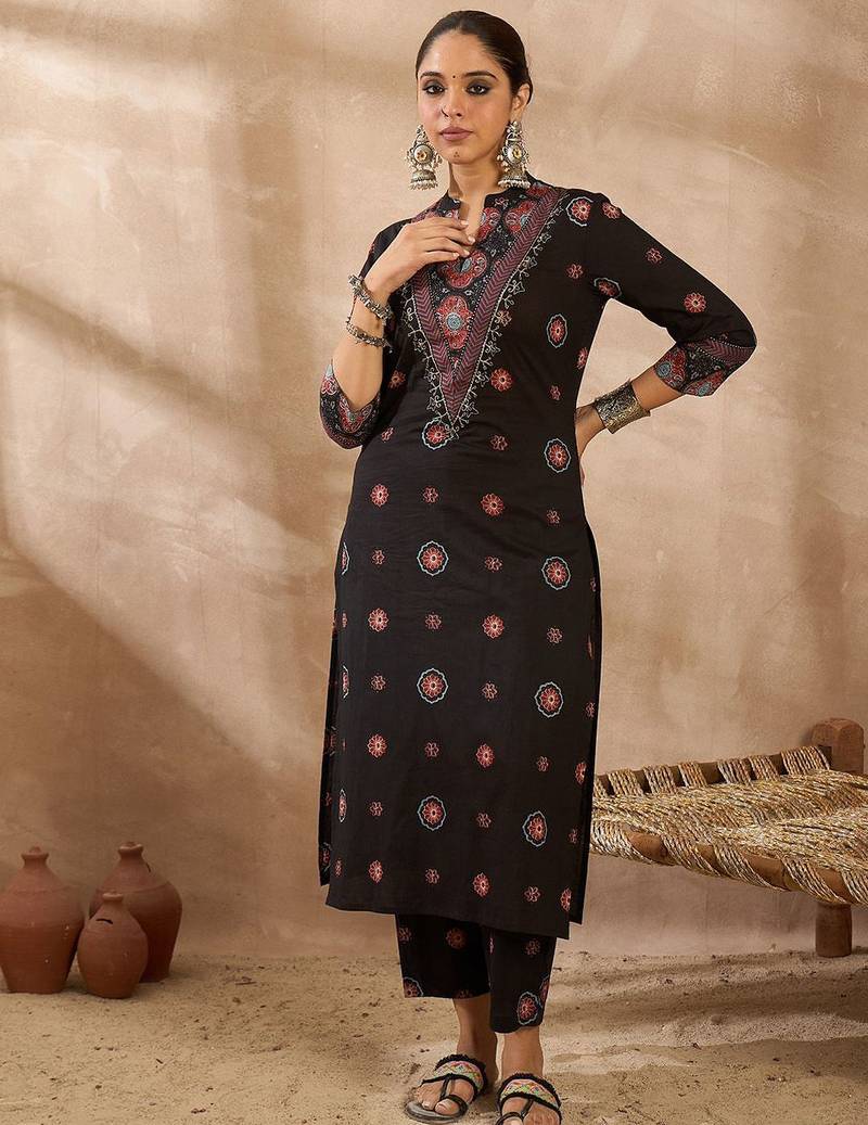 Women Ethnic Motifs Printed Regular Beads and Stones Pure Cotton Kurta with Trousers