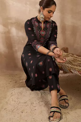 Women Ethnic Motifs Printed Regular Beads and Stones Pure Cotton Kurta with Trousers