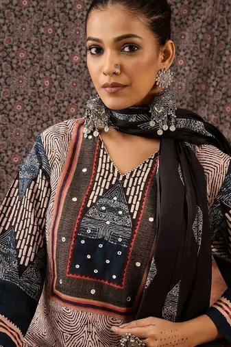 Women Ethnic Motifs Printed Regular Beads and Stones Pure Cotton Kurta with Trousers & With Dupatta