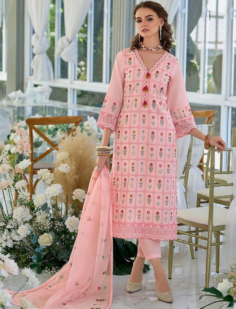 Floral Embroidered Thread Work Pure Cotton Kurta With Trousers & Dupatta