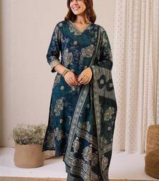 Floral Printed Straight Chanderi Silk Kurta With Trousers & Dupatta