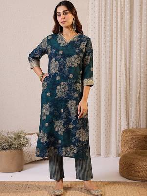 Floral Printed Straight Chanderi Silk Kurta With Trousers & Dupatta 2