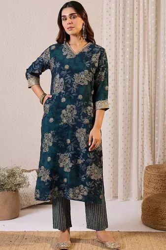 Floral Printed Straight Chanderi Silk Kurta With Trousers & Dupatta