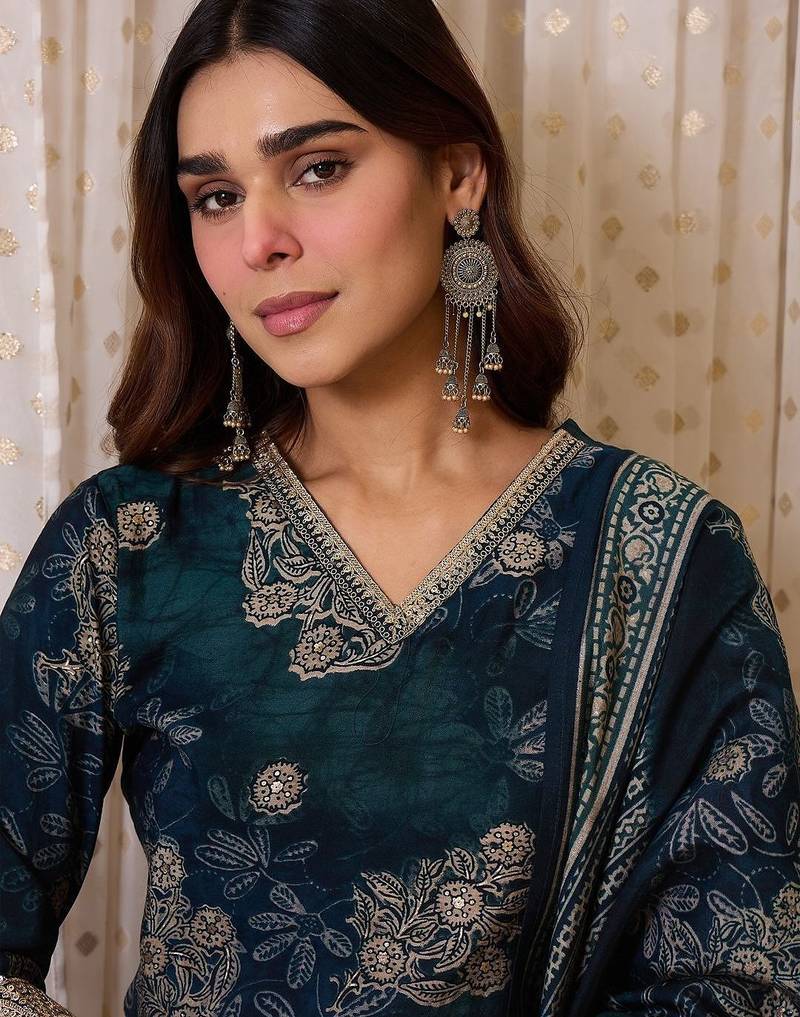 Floral Printed Straight Chanderi Silk Kurta With Trousers & Dupatta