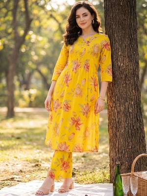Women Floral Printed Regular Pure Cotton Kurta with Trousers 6