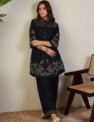 Women Floral Embroidered Thread Work Pure Cotton A-Line Kurti with Trousers 1