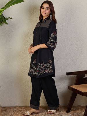 Women Floral Embroidered Thread Work Pure Cotton A-Line Kurti with Trousers 5