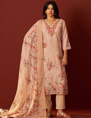 Women Floral Embroidered Linen Kurta with Trousers & Dupatta 2