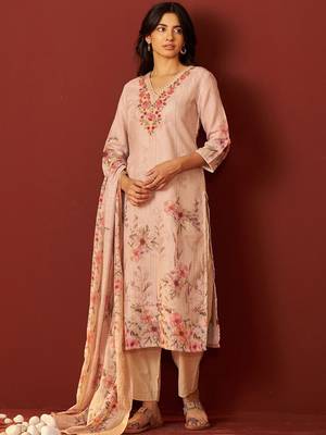 Women Floral Embroidered Linen Kurta with Trousers & Dupatta 4