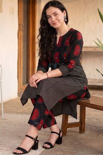 Women Ethnic Motifs Printed Regular  Cotton Kurta with Trousers