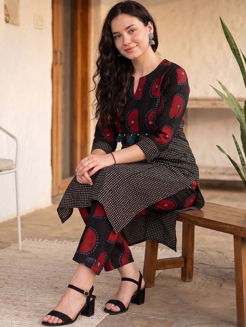 Women Ethnic Motifs Printed Regular Pure Cotton Kurta with Trousers