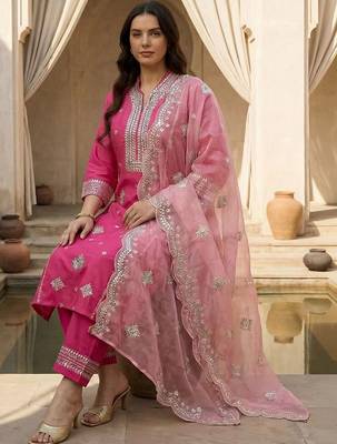 Plus Size Ethnic Motifs Embroidered Regular Thread Work Kurta Set 1