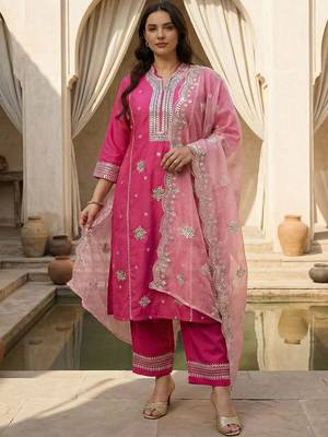 Plus Size Ethnic Motifs Embroidered Regular Thread Work Kurta Set 5
