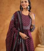Floral Printed Pure Cotton Kurta With Trousers And Dupatta