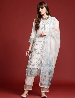 Floral Embroidered Lace Detailed Layered Kurta & Trousers With Dupatta 2